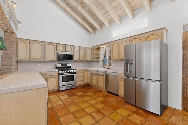 33 Moya Loop, Santa Fe, NM 87508