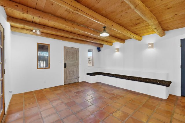 33 Moya Loop, Santa Fe, NM 87508