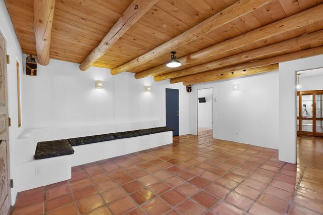 33 Moya Loop, Santa Fe, NM 87508