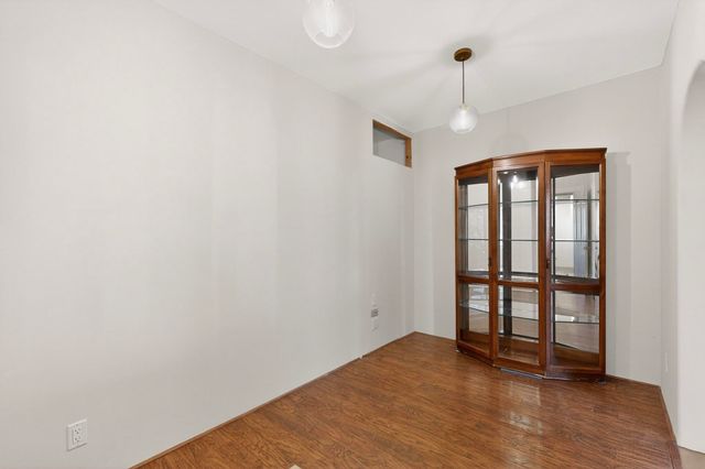 33 Moya Loop, Santa Fe, NM 87508