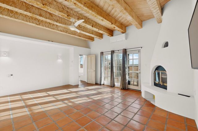 33 Moya Loop, Santa Fe, NM 87508