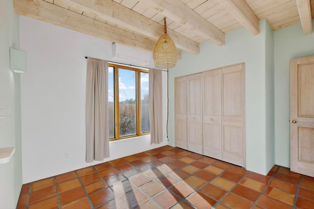 33 Moya Loop, Santa Fe, NM 87508