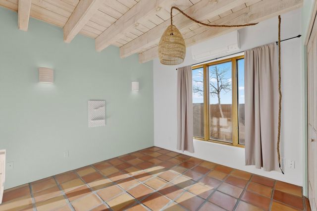 33 Moya Loop, Santa Fe, NM 87508