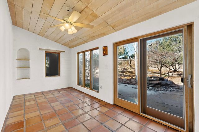 33 Moya Loop, Santa Fe, NM 87508