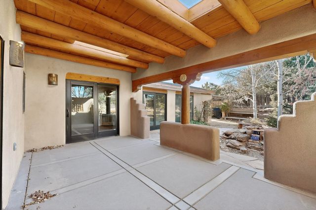 33 Moya Loop, Santa Fe, NM 87508