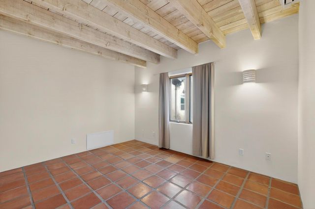33 Moya Loop, Santa Fe, NM 87508