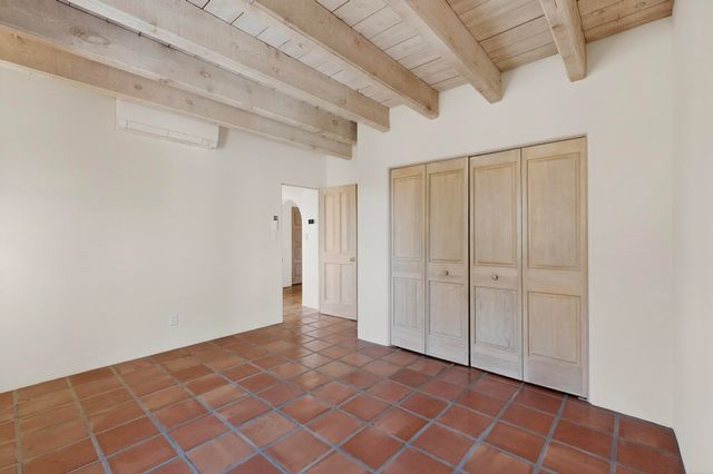 33 Moya Loop, Santa Fe, NM 87508