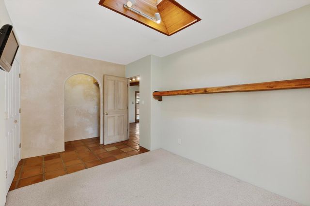 33 Moya Loop, Santa Fe, NM 87508