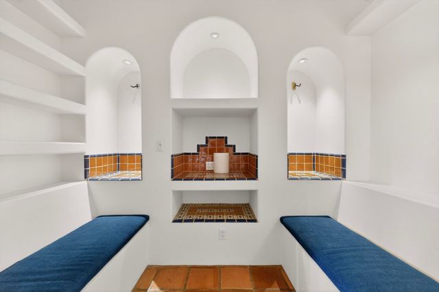 33 Moya Loop, Santa Fe, NM 87508