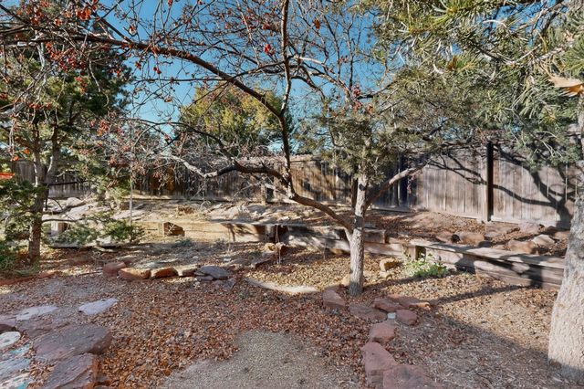 33 Moya Loop, Santa Fe, NM 87508