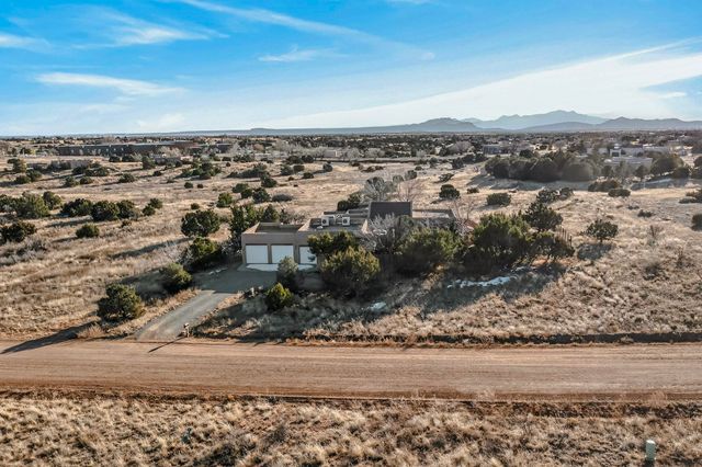 33 Moya Loop, Santa Fe, NM 87508