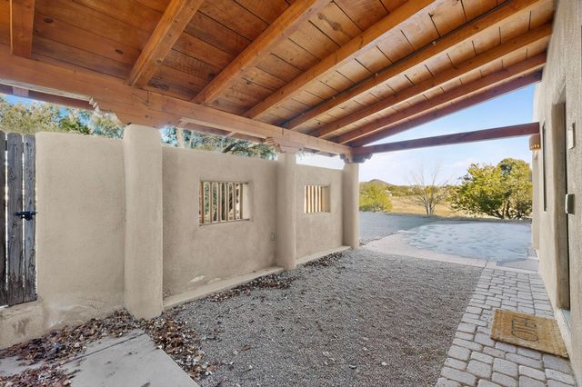 33 Moya Loop, Santa Fe, NM 87508