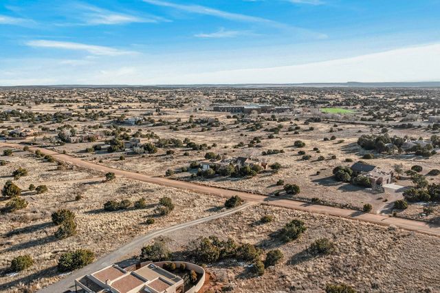 33 Moya Loop, Santa Fe, NM 87508