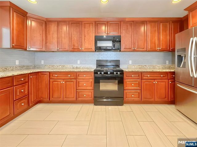 20 Franklin Avenue, Wallington, NJ 07057