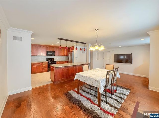 20 Franklin Avenue, Wallington, NJ 07057