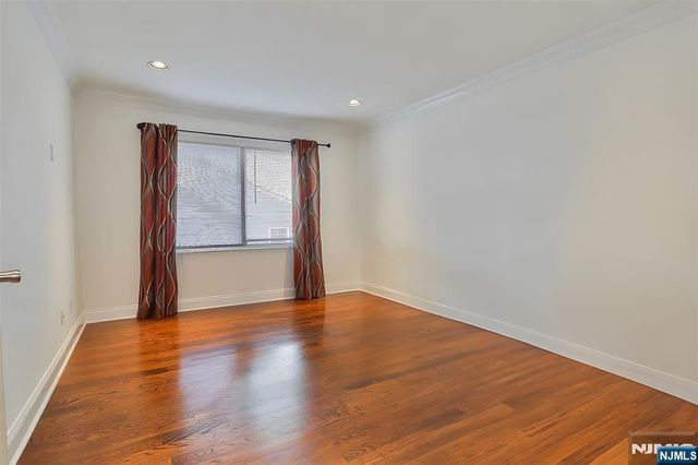 20 Franklin Avenue, Wallington, NJ 07057