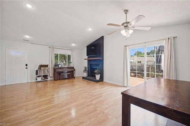 3801 Hazel CT, Virginia Beach, VA 23456