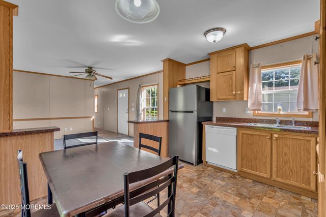 125 Oak Drive, Manchester, NJ 08759