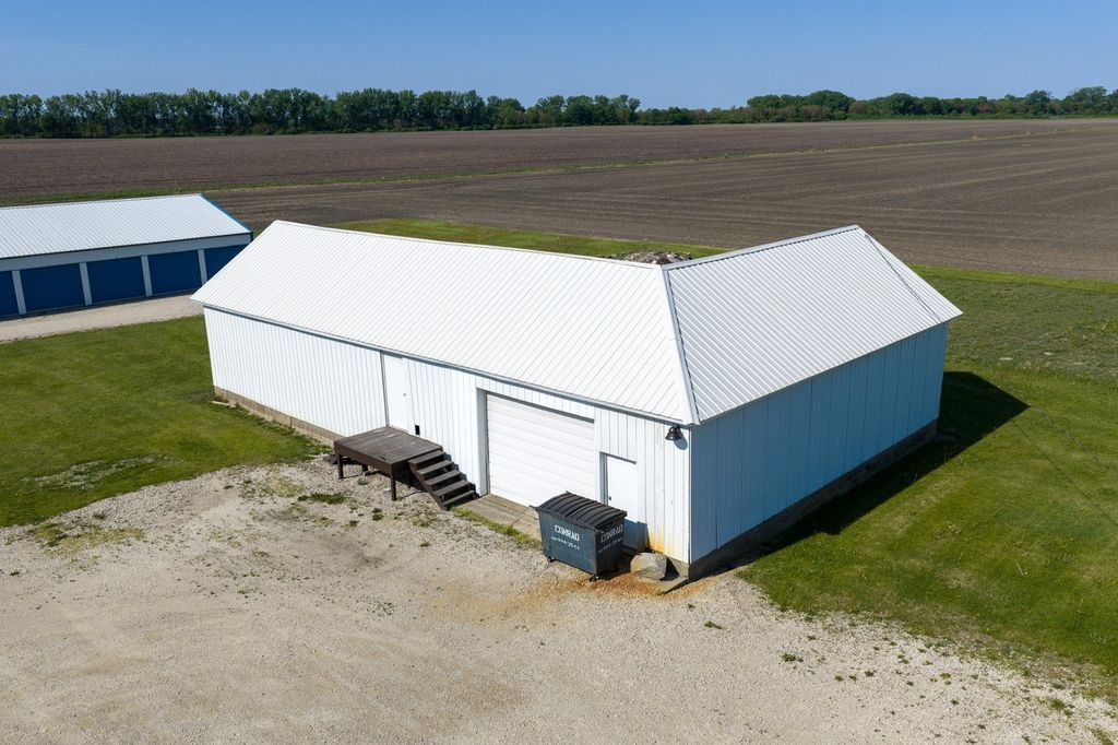 Image 14 of property listing at 18480 Illinois Hwy 78, Annawan, IL 61234