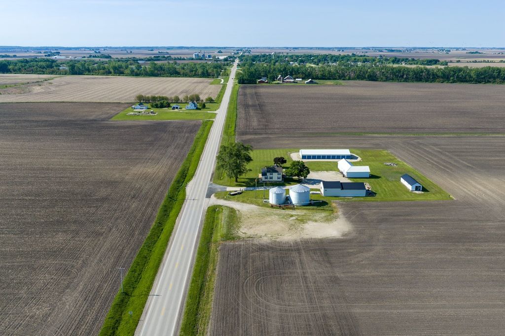 Image 6 of property listing at 18480 Illinois Hwy 78, Annawan, IL 61234