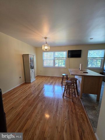 10 CASEY CT, Baltimore, MD 21228