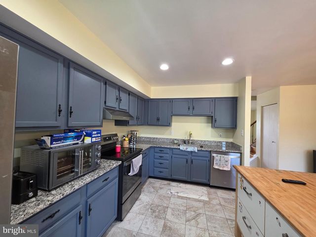10 CASEY CT, Baltimore, MD 21228