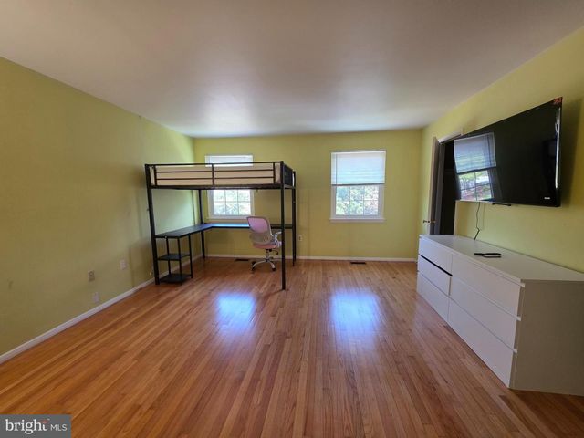 10 CASEY CT, Baltimore, MD 21228