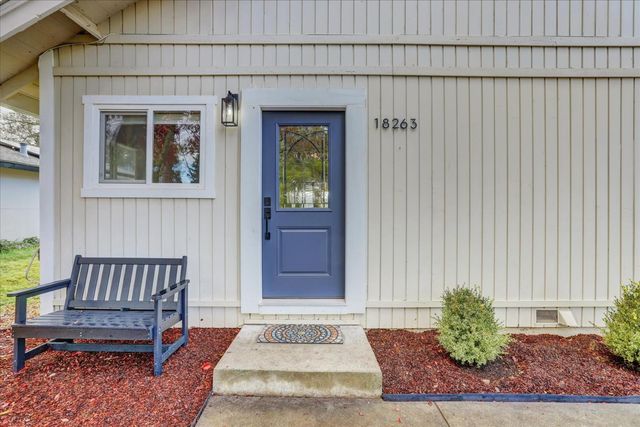 18263 Lake Forest Dr, Penn Valley, CA 95946