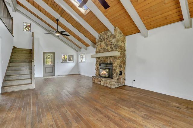 18263 Lake Forest Dr, Penn Valley, CA 95946