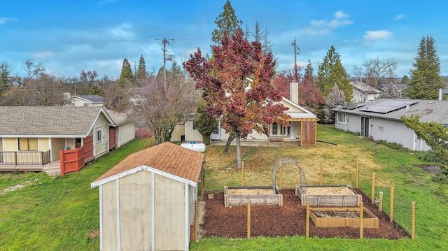 18263 Lake Forest Dr, Penn Valley, CA 95946