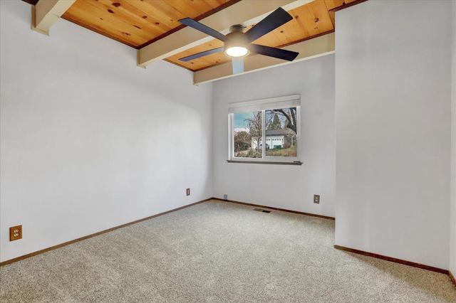 18263 Lake Forest Dr, Penn Valley, CA 95946