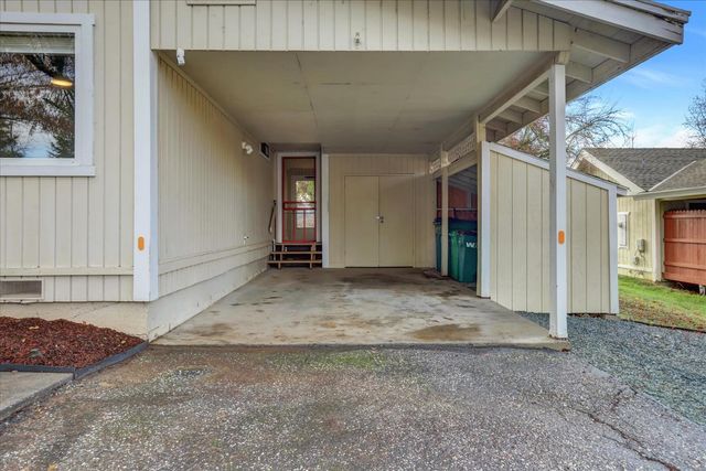 18263 Lake Forest Dr, Penn Valley, CA 95946