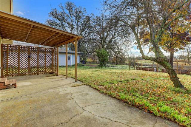 18263 Lake Forest Dr, Penn Valley, CA 95946