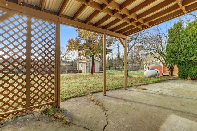 18263 Lake Forest Dr, Penn Valley, CA 95946