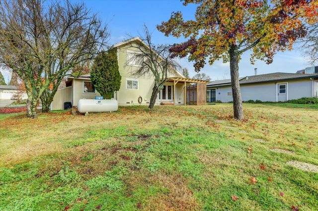 18263 Lake Forest Dr, Penn Valley, CA 95946