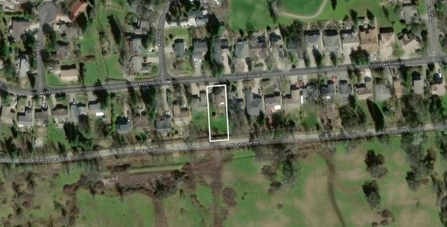 18263 Lake Forest Dr, Penn Valley, CA 95946