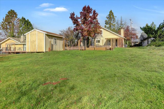 18263 Lake Forest Dr, Penn Valley, CA 95946