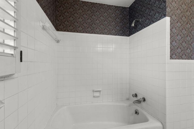 3401 Farmington Road, Lexington, KY 40502