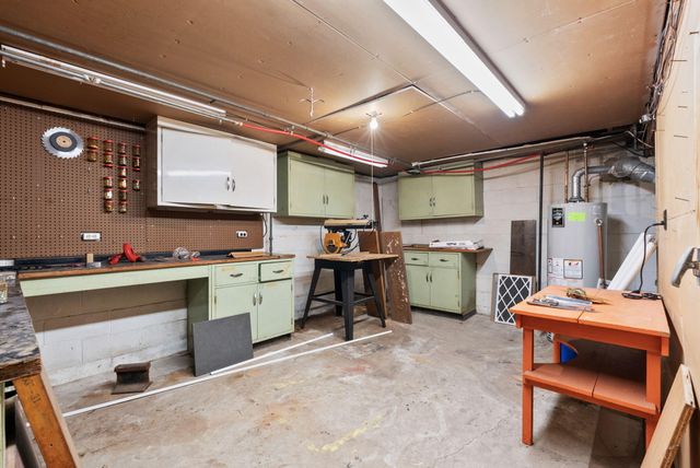 3401 Farmington Road, Lexington, KY 40502