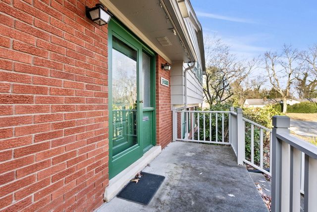 3401 Farmington Road, Lexington, KY 40502