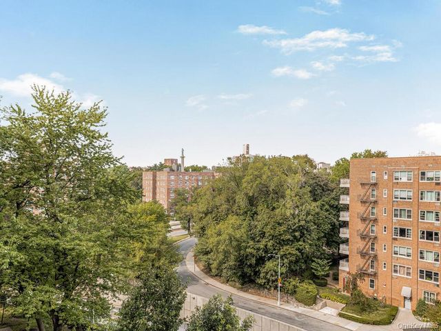 80 Knolls Crescent 6B, Bronx, NY 10463
