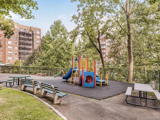 80 Knolls Crescent 6B, Bronx, NY 10463