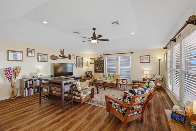 56 Tarpon Street, Bayou Vista, TX 77563