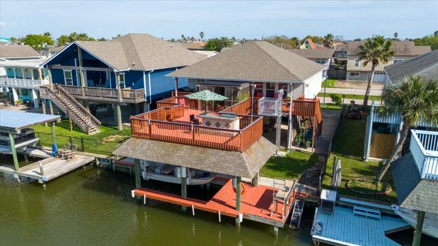 56 Tarpon Street, Bayou Vista, TX 77563