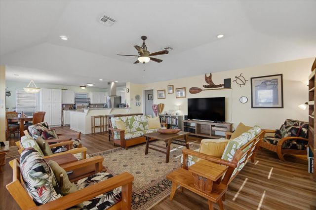 56 Tarpon Street, Bayou Vista, TX 77563