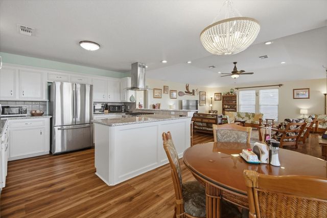 56 Tarpon Street, Bayou Vista, TX 77563