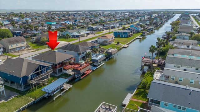 56 Tarpon Street, Bayou Vista, TX 77563