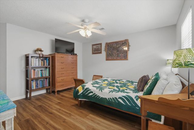 56 Tarpon Street, Bayou Vista, TX 77563