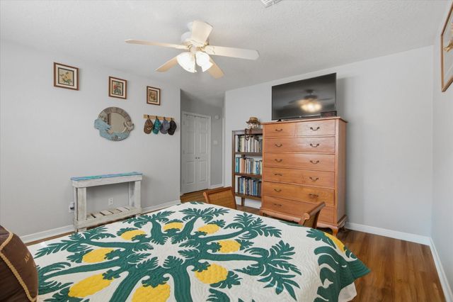 56 Tarpon Street, Bayou Vista, TX 77563