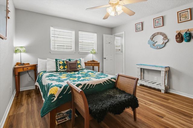 56 Tarpon Street, Bayou Vista, TX 77563